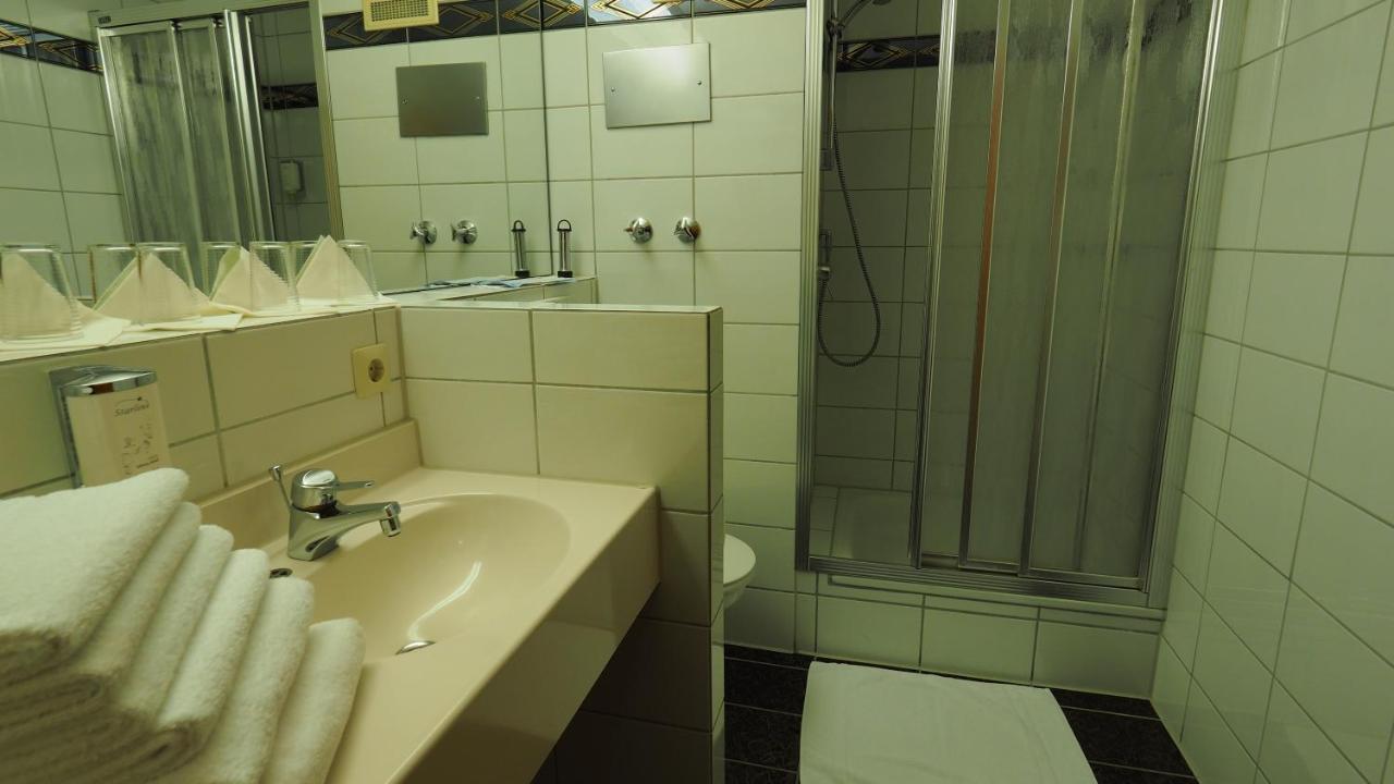 Hotel Gasthof Adler Ульм Екстер'єр фото