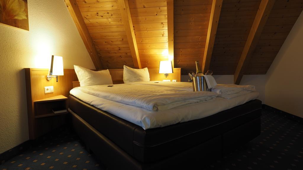 Hotel Gasthof Adler Ульм Екстер'єр фото
