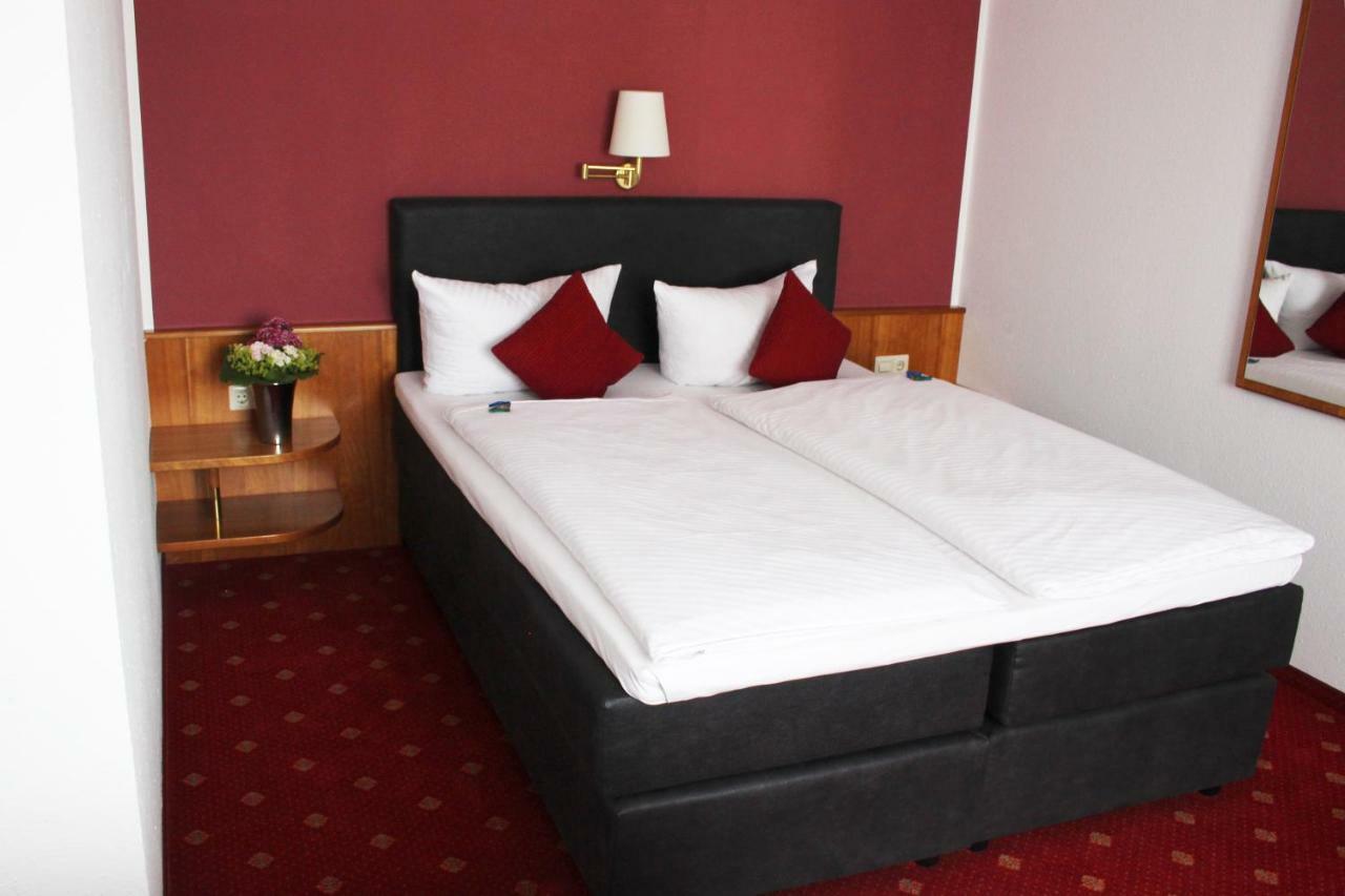 Hotel Gasthof Adler Ульм Екстер'єр фото